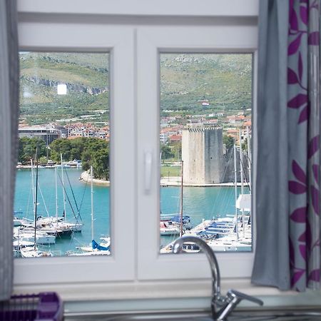 Apartments Maria Трогир Екстериор снимка