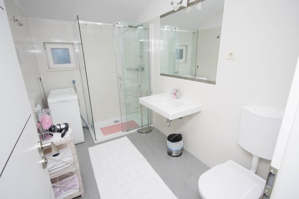 Apartments Maria Трогир Екстериор снимка