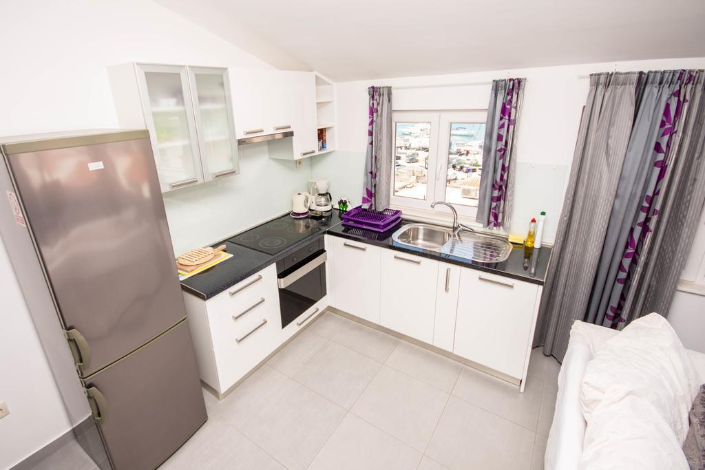 Apartments Maria Трогир Екстериор снимка