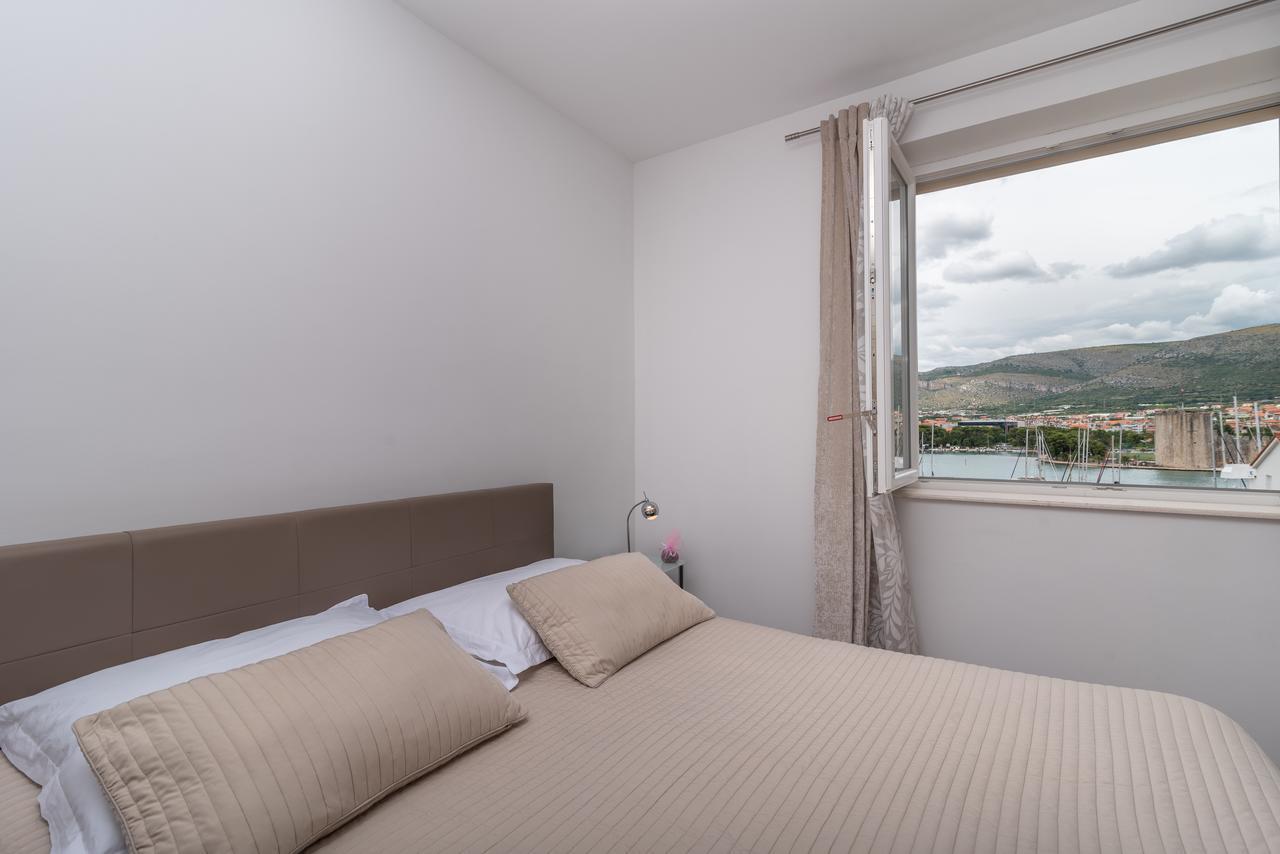 Apartments Maria Трогир Екстериор снимка