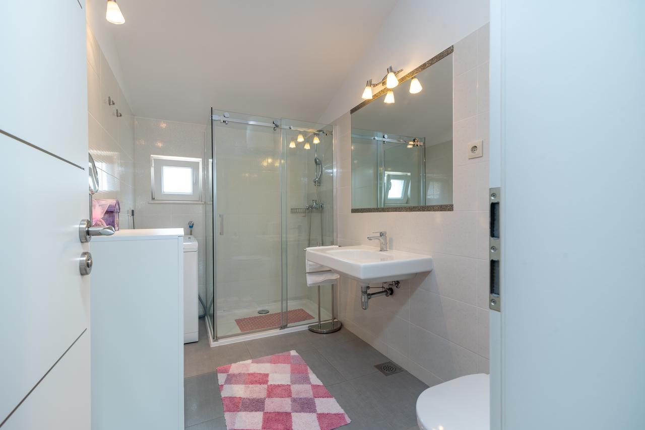Apartments Maria Трогир Екстериор снимка